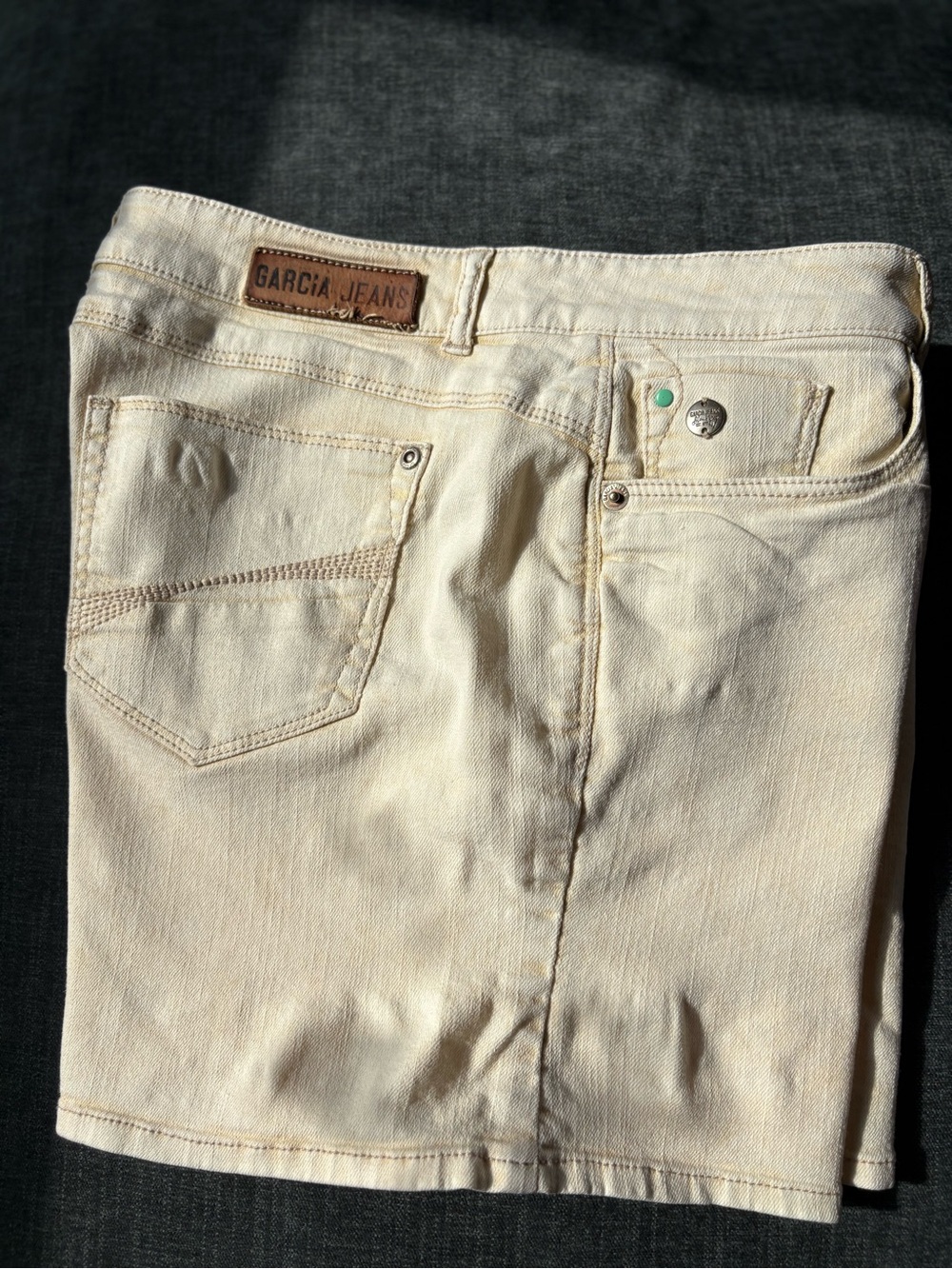 Women's Cream Denim Shorts - Classic High-Rise Style